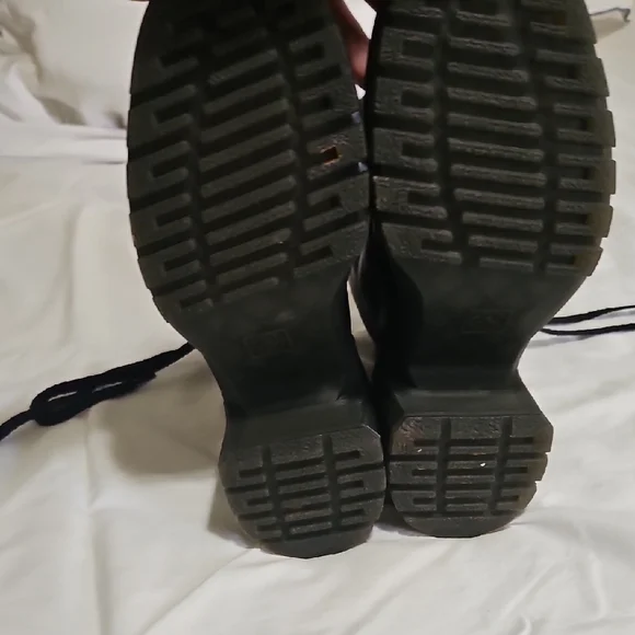 Doc Marten Jesy Sendal Flared Heel Boots - Picture 6 of 6